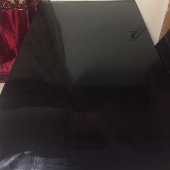 Kitchen table - Picture 5 of 8